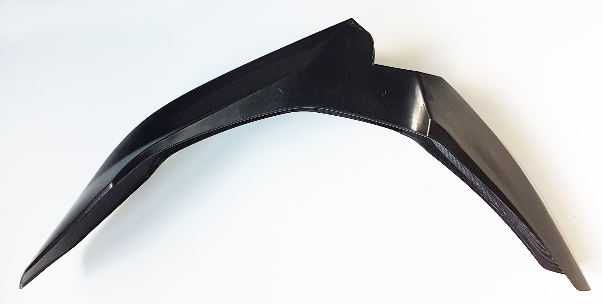 Крыло переднее, черный