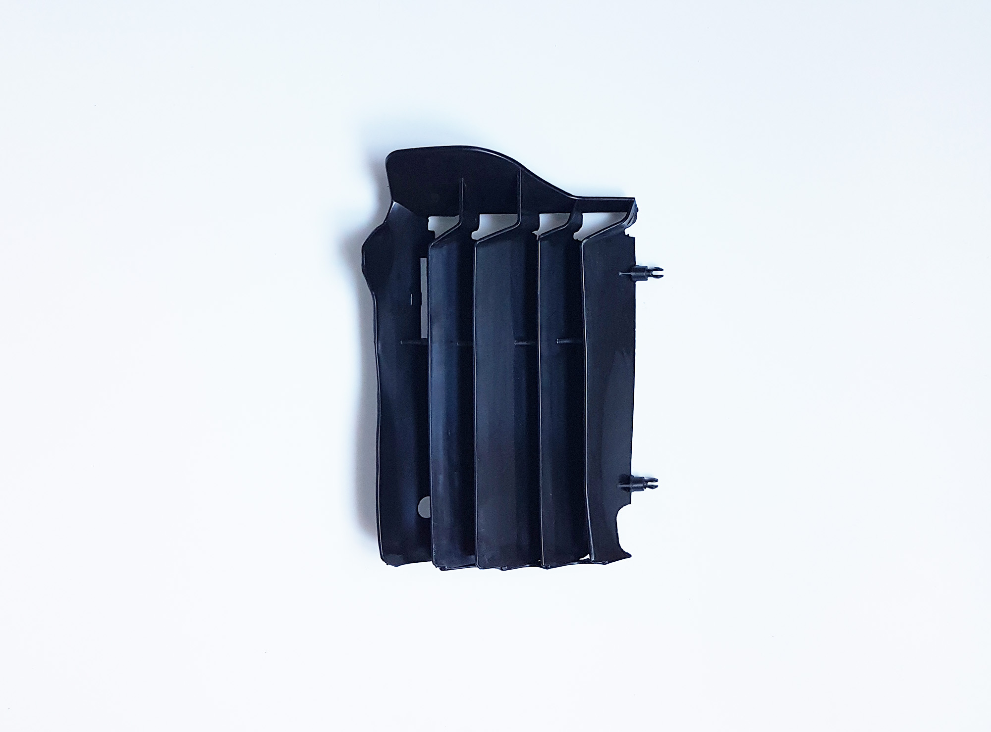 Защита радиатора правая чёрный