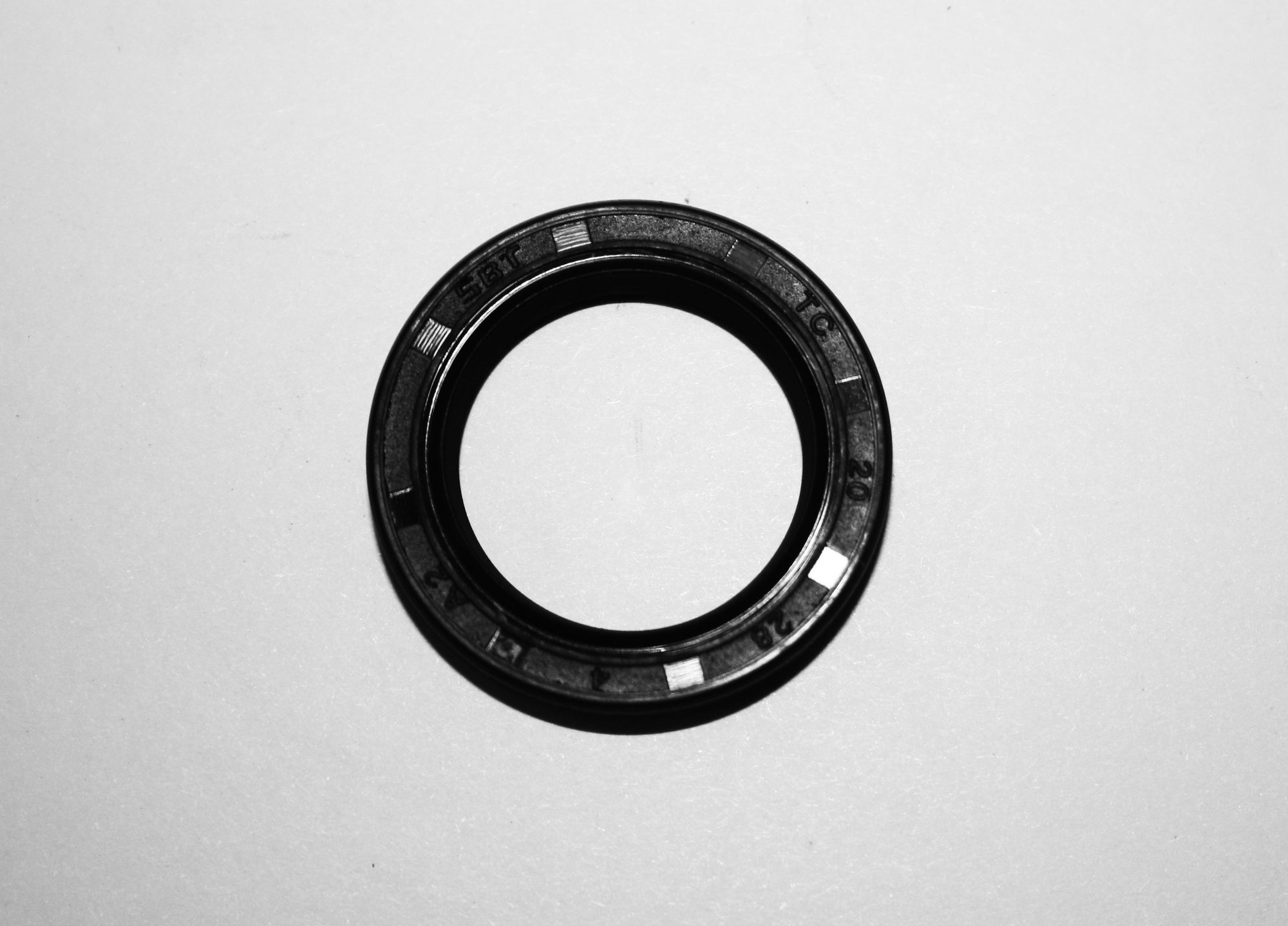 Сальник 20x28x4